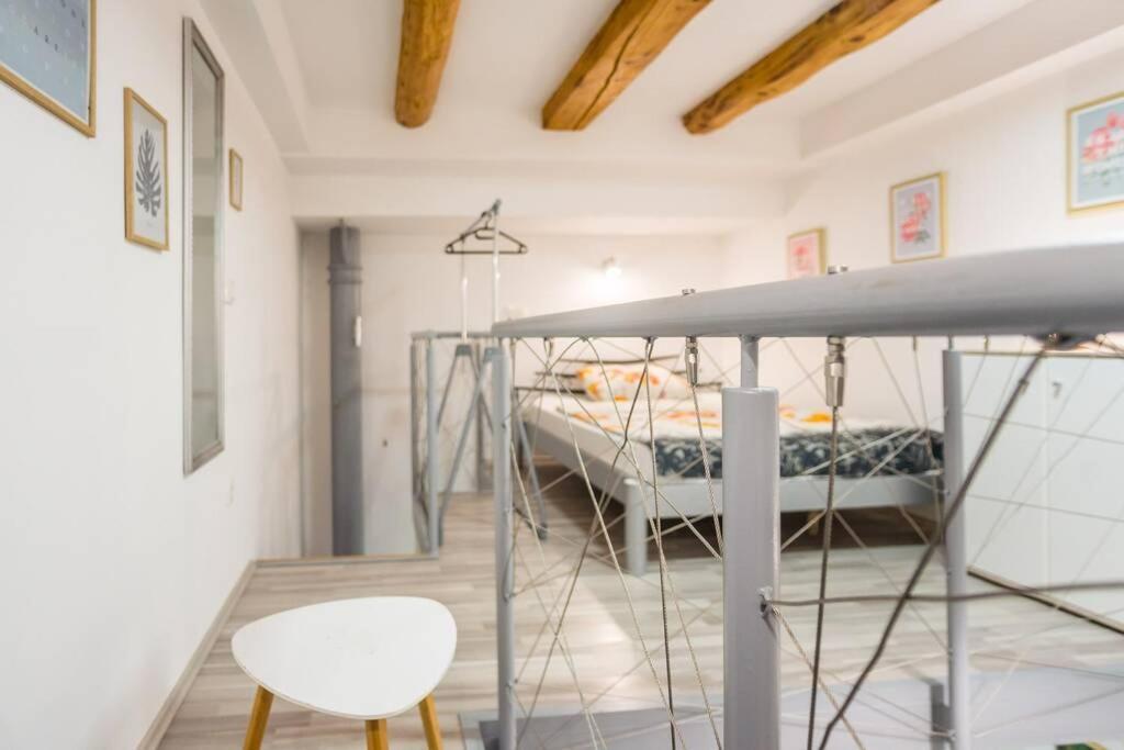 Apartament Apartma N'poznam Tobacna