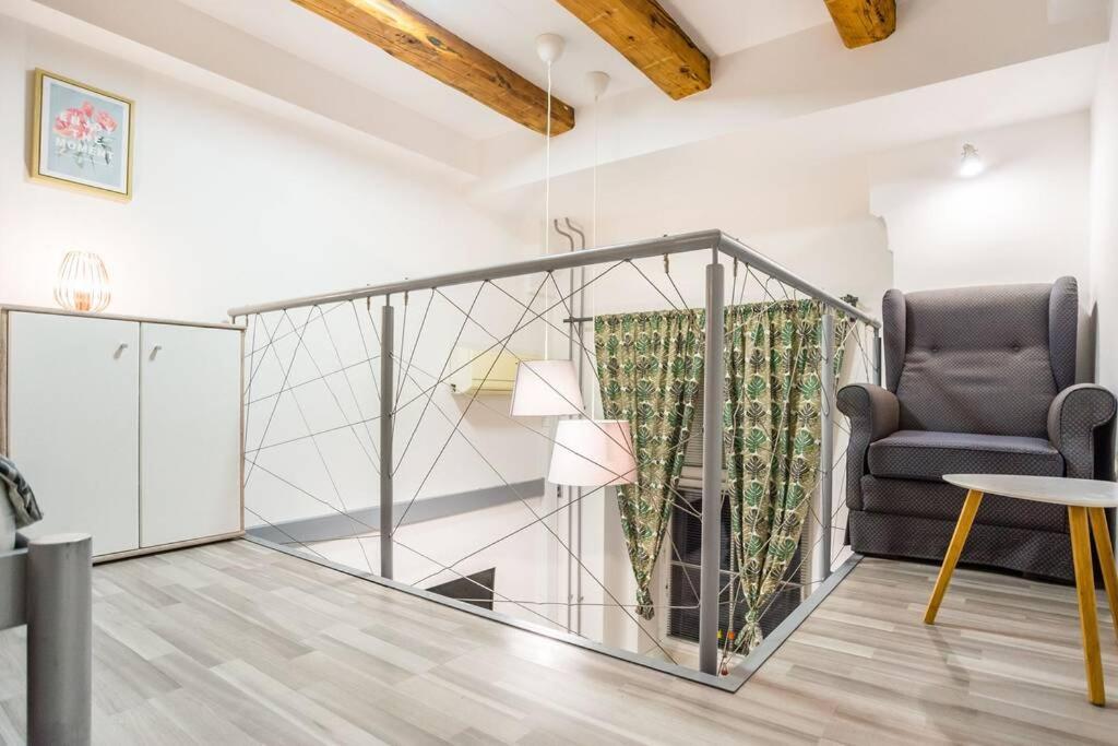 Apartma N'poznam Tobacna